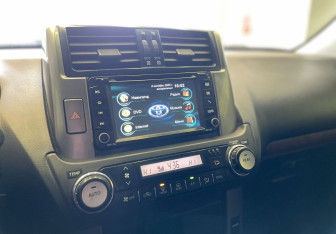 Подержанный автомобиль Toyota Land Cruiser Prado 2010 года (17 фото)