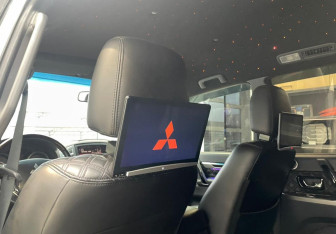 Подержанный автомобиль Mitsubishi Pajero 2019 года (15 фото)