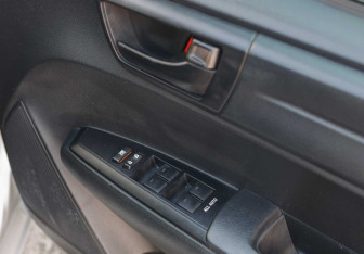 Подержанный автомобиль Toyota Corolla Wagon 2017 года (15 фото)