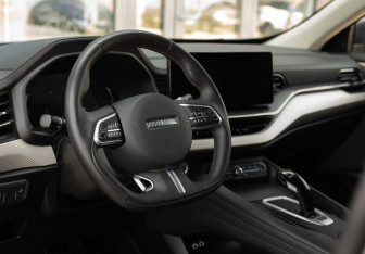 Подержанный автомобиль Haval F7 2024 года (11 фото)