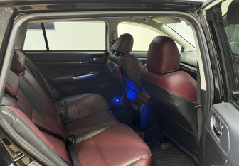 Подержанный автомобиль Subaru Levorg 2017 года (14 фото)