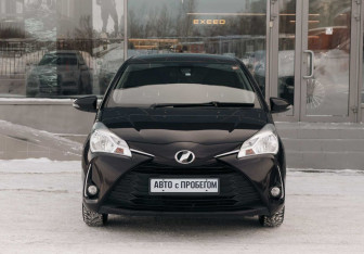 Подержанный автомобиль Toyota Vitz 2018 года (2 фото)
