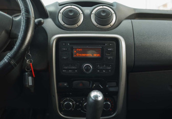 Подержанный автомобиль Renault Duster 2014 года (13 фото)