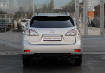 Подержанный автомобиль Lexus RX 2009 года (6 фото)
