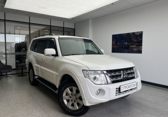 Подержанный автомобиль Mitsubishi Pajero 2014 года (3 фото)