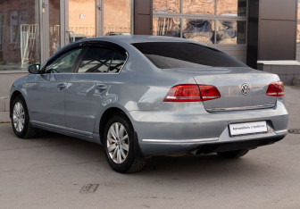 Подержанный автомобиль Volkswagen Passat Sedan 2012 года (7 фото)