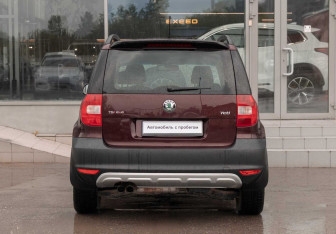 Подержанный автомобиль Skoda Yeti 2011 года (6 фото)