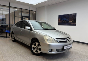Подержанный автомобиль Toyota Allion 2002 года (4 фото)