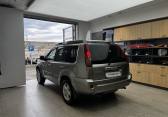Подержанный автомобиль Nissan X-Trail 2007 года (6 фото)