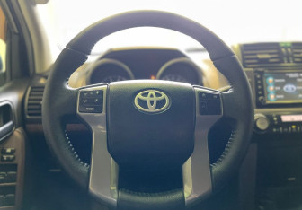 Подержанный автомобиль Toyota Land Cruiser Prado 2010 года (14 фото)