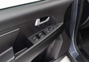 Подержанный автомобиль Kia Sportage 2014 года (15 фото)