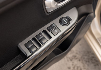 Подержанный автомобиль Kia Rio Sedan 2013 года (16 фото)