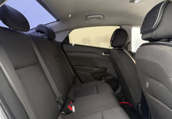 Подержанный автомобиль Hyundai Solaris Sedan 2018 года (20 фото)