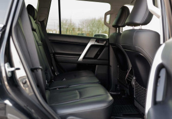 Подержанный автомобиль Toyota Land Cruiser Prado 2019 года (21 фото)