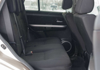 Подержанный автомобиль Suzuki Grand Vitara 2010 года (17 фото)