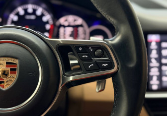 Подержанный автомобиль Porsche Cayenne 2019 года (21 фото)