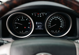 Подержанный автомобиль Toyota Land Cruiser Suv 2008 года (13 фото)