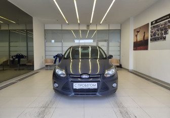 Подержанный автомобиль Ford Focus Sedan 2011 года (2 фото)