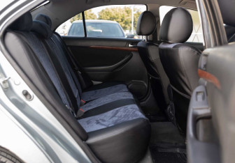 Подержанный автомобиль Toyota Avensis Sedan 2007 года (18 фото)