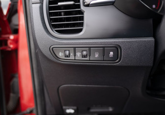 Подержанный автомобиль Kia Rio Sedan 2019 года (18 фото)