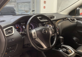 Подержанный автомобиль Nissan Qashqai 2017 года (11 фото)