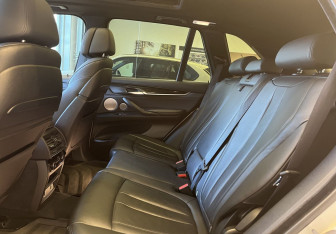 Подержанный автомобиль BMW X5 2013 года (14 фото)