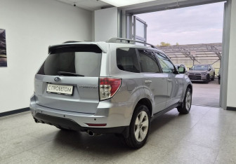 Подержанный автомобиль Subaru Forester Suv 2012 года (4 фото)