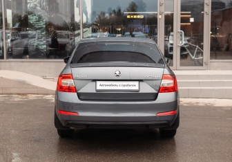 Подержанный автомобиль Skoda Octavia Liftback 2015 года (6 фото)