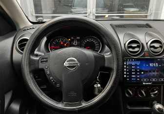 Подержанный автомобиль Nissan Qashqai 2010 года (11 фото)