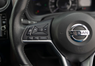 Подержанный автомобиль Nissan Note 2017 года (12 фото)