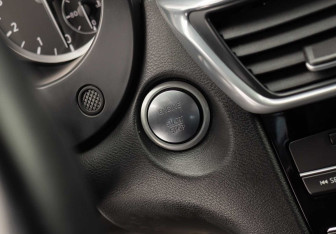 Подержанный автомобиль Infiniti QX30 2018 года (16 фото)