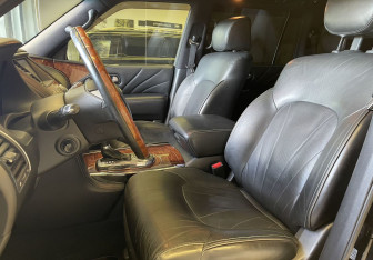 Подержанный автомобиль Infiniti QX80 2014 года (8 фото)