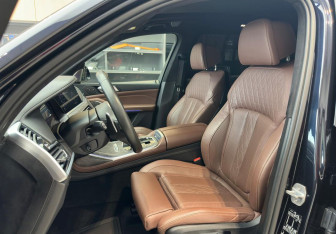 Подержанный автомобиль BMW X7 2019 года (17 фото)