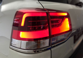 Подержанный автомобиль Toyota Land Cruiser Suv 2017 года (8 фото)