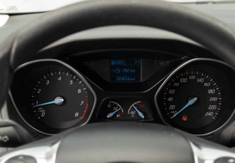 Подержанный автомобиль Ford Focus Wagon 2012 года (12 фото)