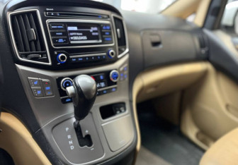 Подержанный автомобиль Hyundai H-1 2021 года (13 фото)