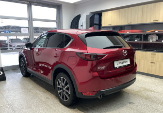 Подержанный автомобиль Mazda CX-5 2017 года (7 фото)