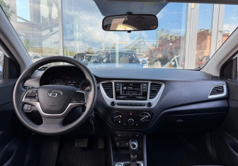 Подержанный автомобиль Hyundai Solaris Sedan 2021 года (9 фото)