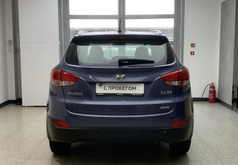 Подержанный автомобиль Hyundai ix35 2011 года (5 фото)
