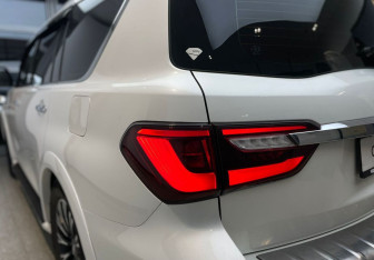 Подержанный автомобиль Infiniti QX80 2018 года (9 фото)