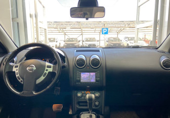 Подержанный автомобиль Nissan Qashqai+2 2013 года (10 фото)