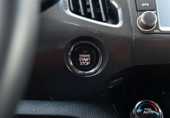 Подержанный автомобиль Kia Sportage 2011 года (15 фото)