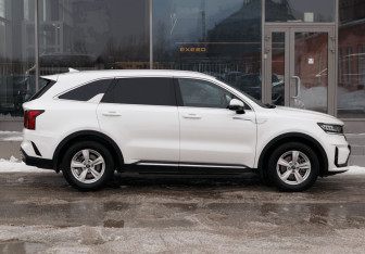 Подержанный автомобиль Kia Sorento 2021 года (4 фото)
