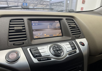 Подержанный автомобиль Nissan Murano Suv 2010 года (10 фото)