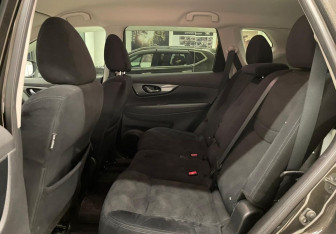 Подержанный автомобиль Nissan X-Trail 2017 года (8 фото)