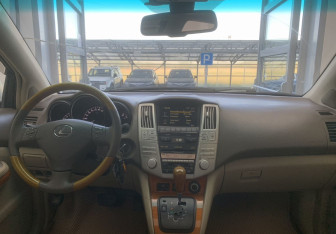 Подержанный автомобиль Lexus RX 2008 года (7 фото)
