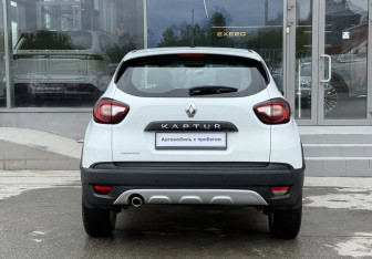 Подержанный автомобиль Renault Kaptur 2019 года (6 фото)