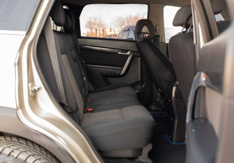 Подержанный автомобиль Chevrolet Captiva 2007 года (17 фото)