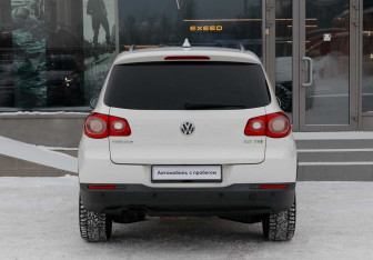 Подержанный автомобиль Volkswagen Tiguan 2010 года (6 фото)