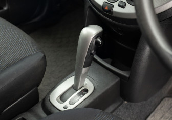 Подержанный автомобиль Nissan Note 2009 года (14 фото)